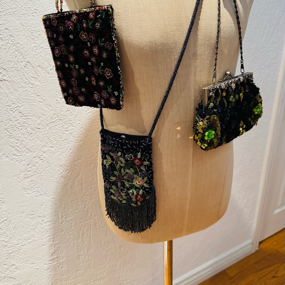 Elegant Black Floral Beaded Clutch Set